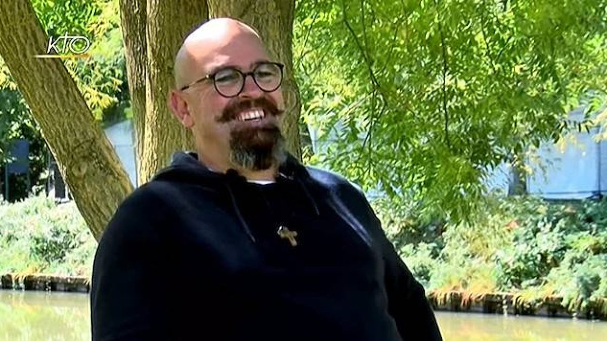 Fabien se encontró con Dios por tres caminos insospechados: su hija, su trabajo y su mujer.