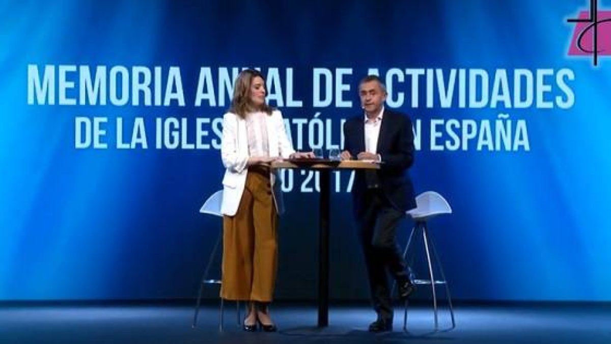 La Memoria fue presentada por el vicesecretario para Asuntos Económicos de la CEE, Fernando Giménez Barriocanal, y la directora de la Oficina de Transparencia, Ester Martín
