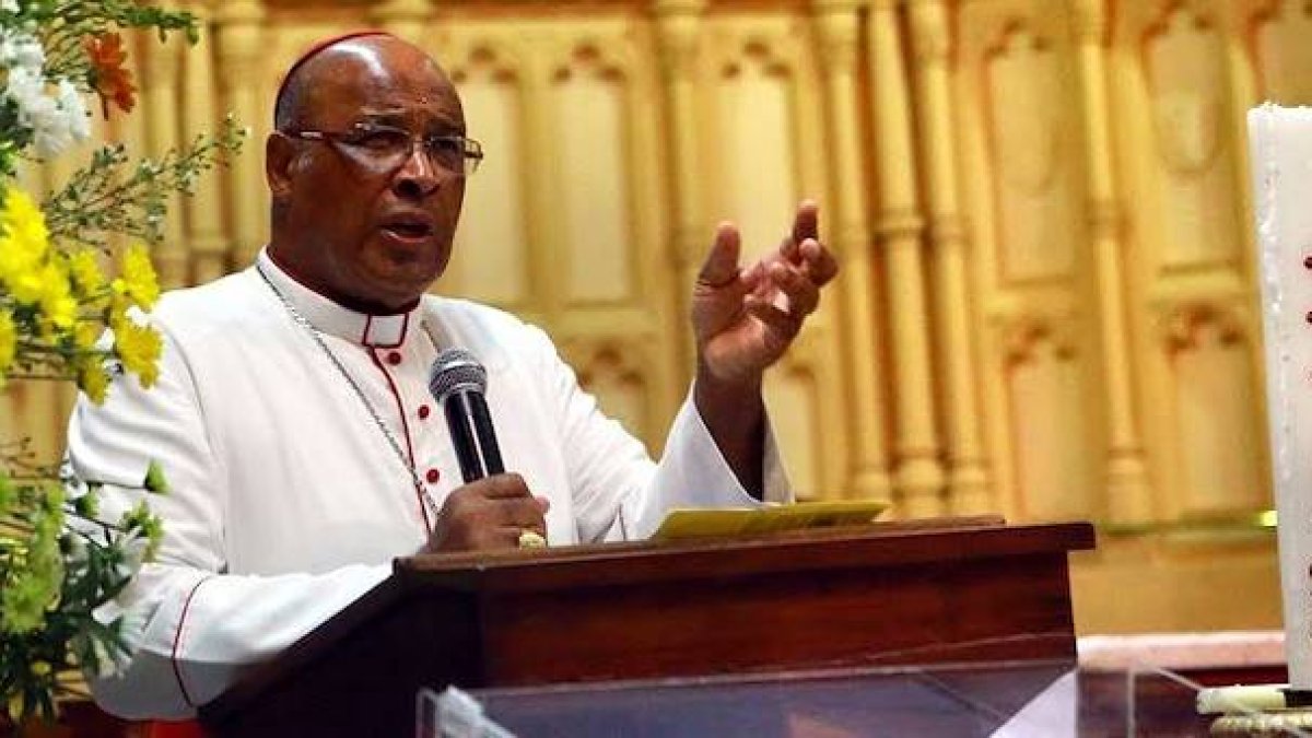 El cardenal Napier denuncia el intento de imponer en África la industria de la anticoncepción y del aborto.