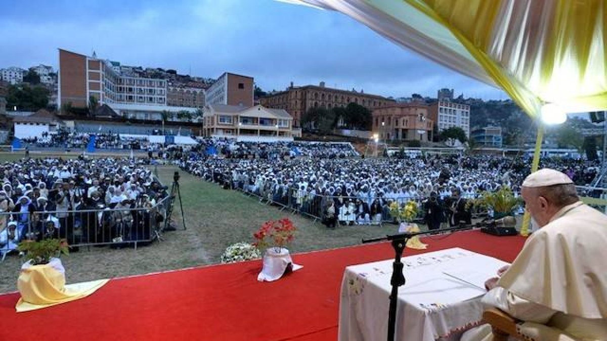 El Papa se dirigió a los consagrados tras una jornada muy intensa de actos y emociones.