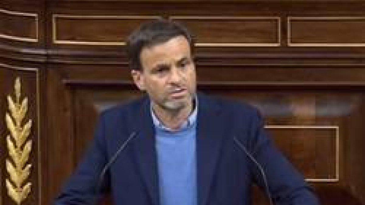 El diputado Jaume Asens, futuro ministro, atacó públicamente al cardenal Cañizares durante la sesión de investidura