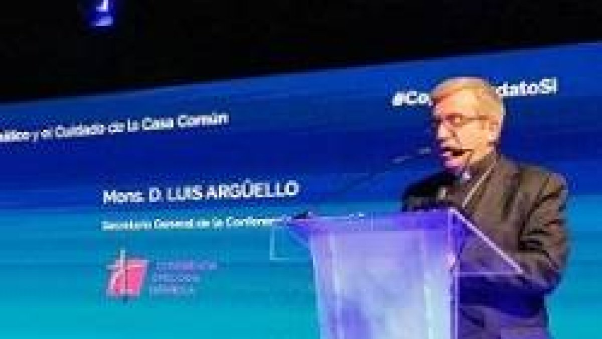 El portavoz de los obispos españoles, Luis Argüello, en el encuentro de la Fundación Pablo VI sobre cuidado de la casa común