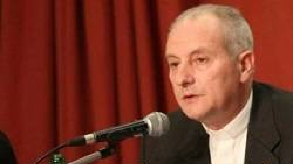 El obispo de Lomas de Zamora, el jesuita Jorge Lugones, coordina los temas de Pastoral Social de los obispos argentinos