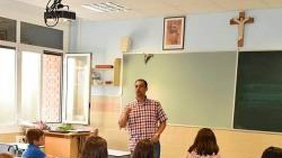 La clase de religión molesta a muchos activistas laicistas en entornos educativos y a partidos políticos que intentan torpedearla