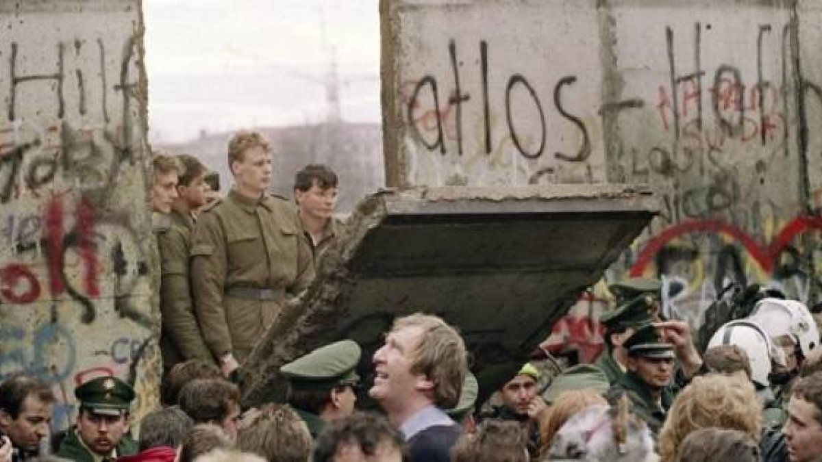 El muro de Berlín cayó el 9 de noviembre de 1989, hace justo 30 años