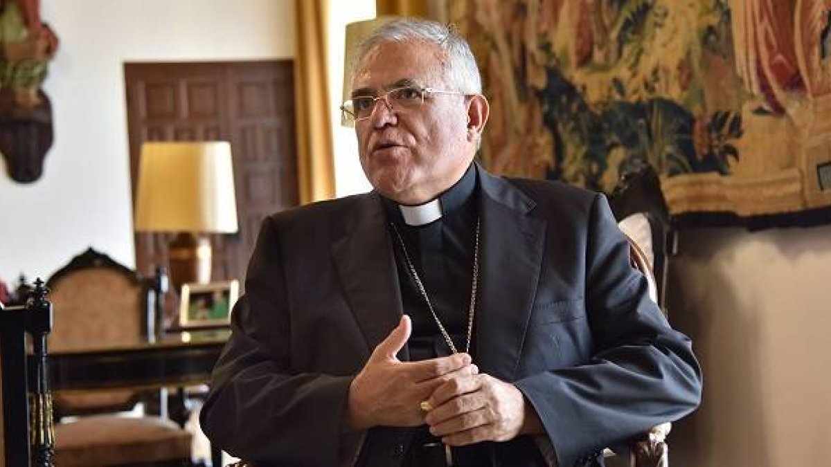 El obispo de Córdoba ha dedicado su carta dominical a la ley de la eutanasia que se está tramitando en España