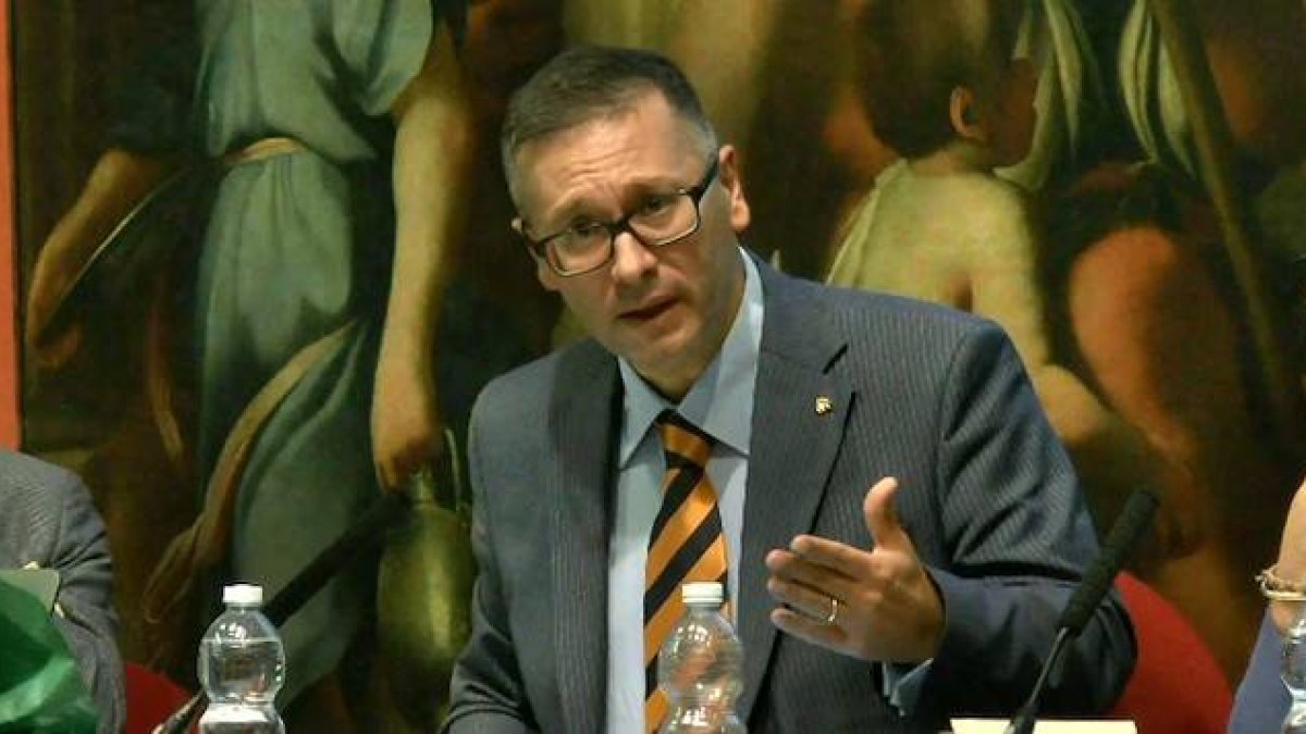 El doctor Renzo Puccetti, de 54 años, es internista y profesor de Bioética en el Pontificio Ateneo Regina Apostolorum de Roma y en el Pontificio Instituto Juan Pablo II.