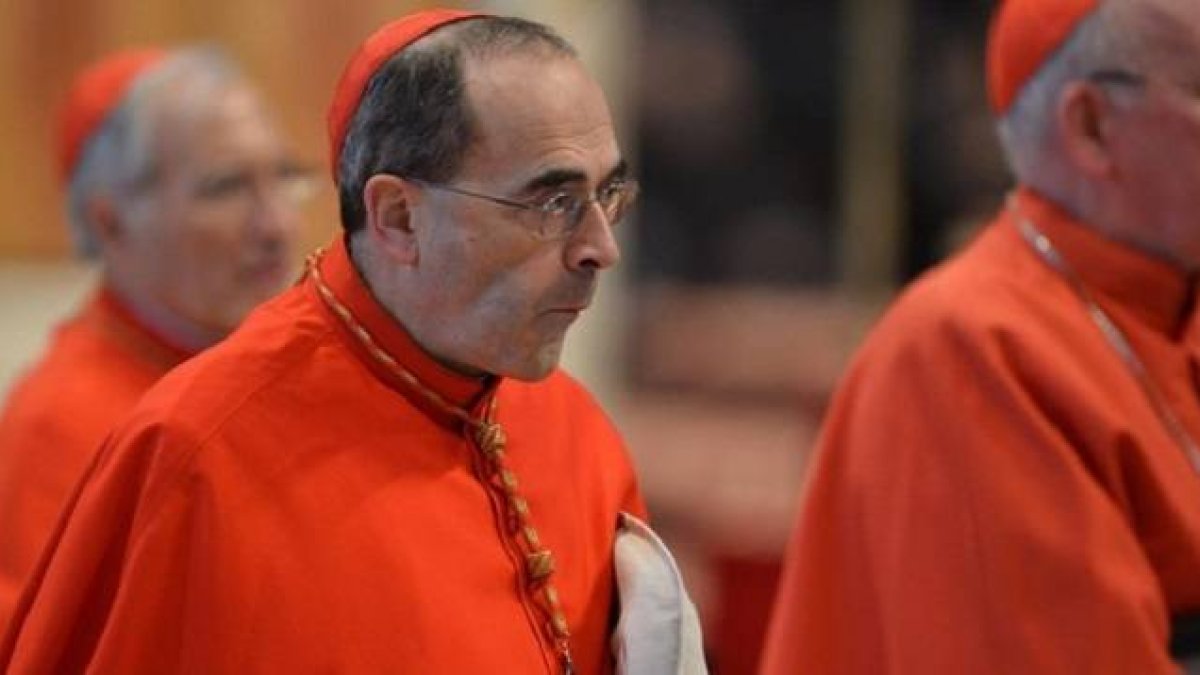 El cardenal Barbarin pasa a sus 69 años a ser arzobispo emérito de Lyon