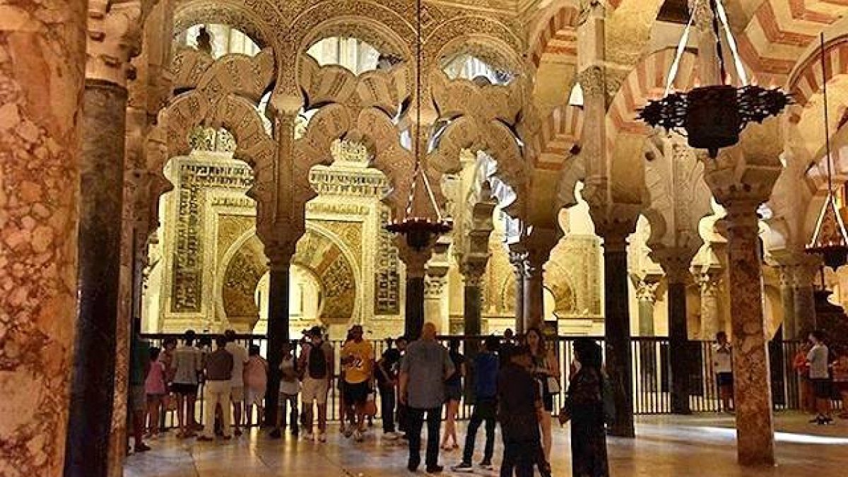 Los expertos dejan claro que la mezquita-catedral de Córdoba es de la Iglesia sin ningún género de duda, y que la inmatriculación se limitó, sin que hubiese recurso de nadie en contra, a reconocer la realidad de la propiedad.