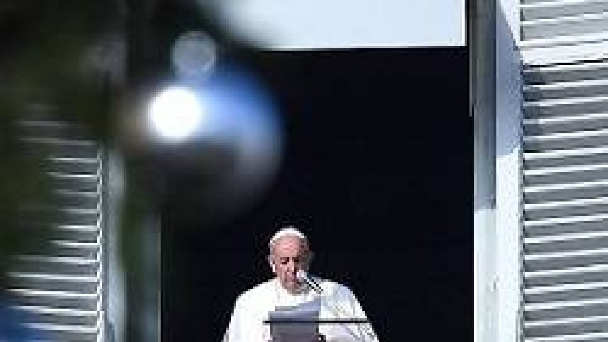 Francisco en su alocución antes del Ángelus ha explicado el misterio de la Inmaculada Concepción de María