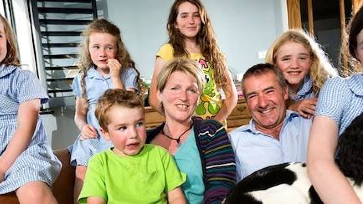 Colin Brazier, con su familia al completo. Su esposa Joanna falleció de cáncer hace un año.