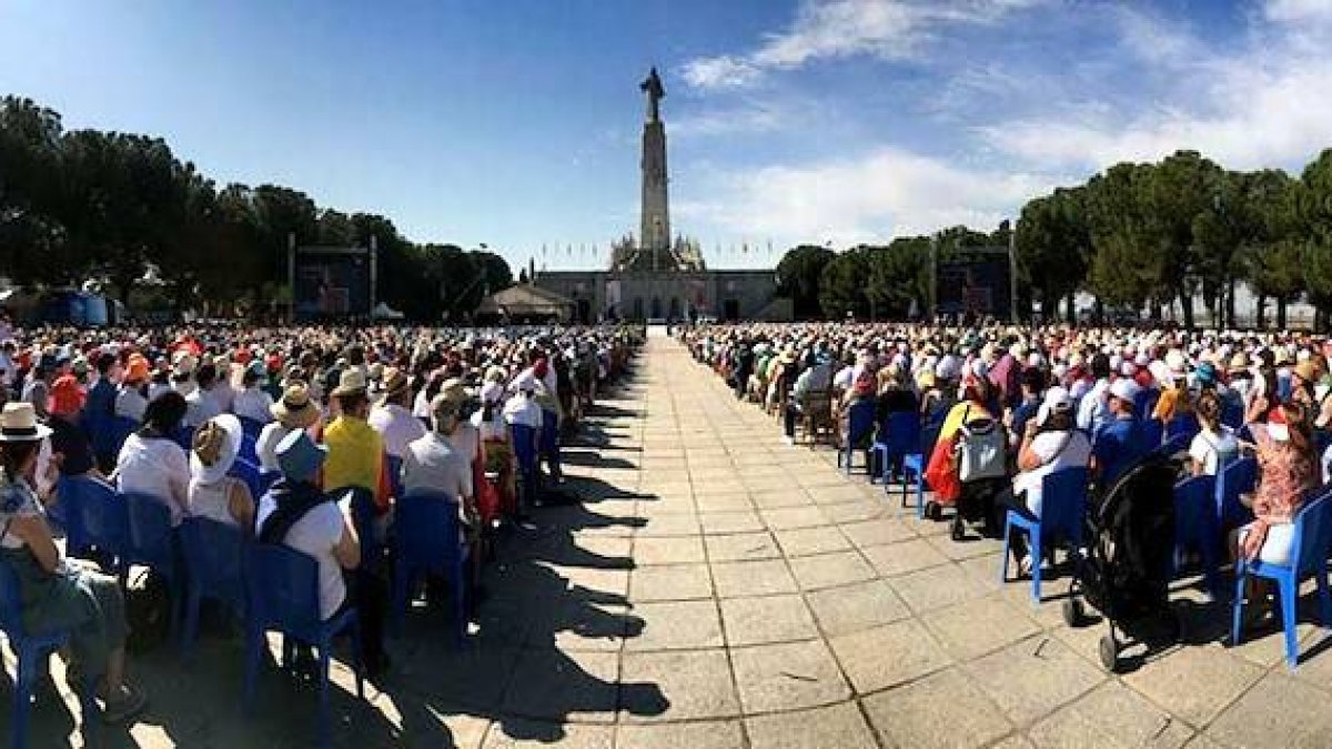 El día de la conmemoración del centenario acudieron al Cerro de los Ángeles más de doce mil personas. Y el flujo de peregrinos fue muy intenso en las semanas anteriores y posteriores.