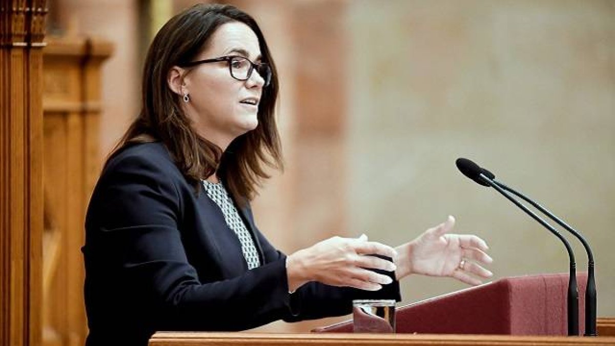 La ministra Katalin Novák cree que el futuro pasa por