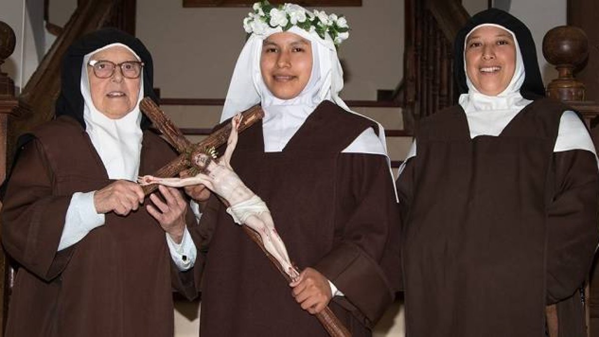 La hermana Fátima del Niño Jesús celebró su profesión de votos temporales este martes, festividad de Santa Teresa, en el convento de Maluenda