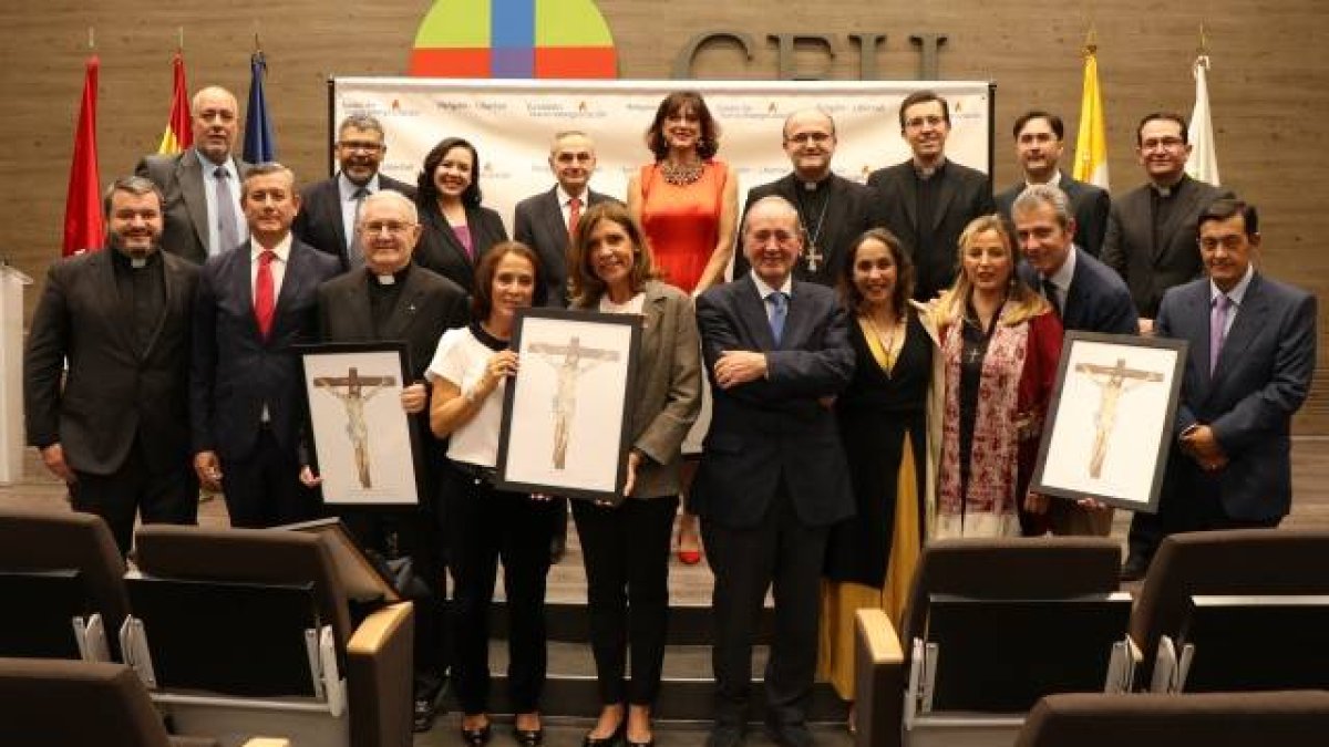 Premios ReL2019 - faltan los Jóvenes de San José, que se fueron antes de la foto, y el cardenal Baltasar Porras, en el Sínodo de la Amazonía, aunque representado por sus sacerdotes