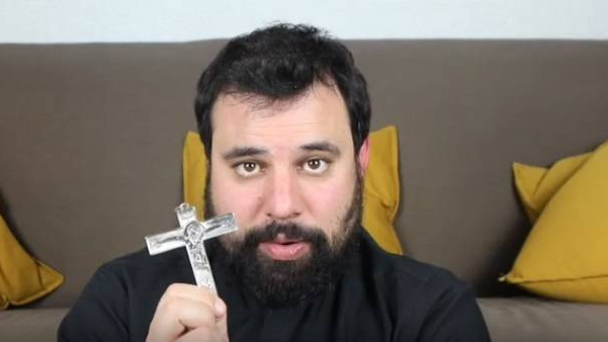 Patxi Bronchalo es sacerdote en Valdemoro, localidad al sur de Madrid y uno de los focos de contagio del coronavirus