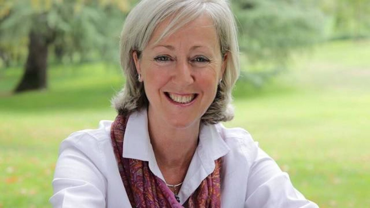 Elena Lorenzo es coach profesional y tiene una amplia experiencia ayudando a personas con AMS que solicitan sus asesoramiento