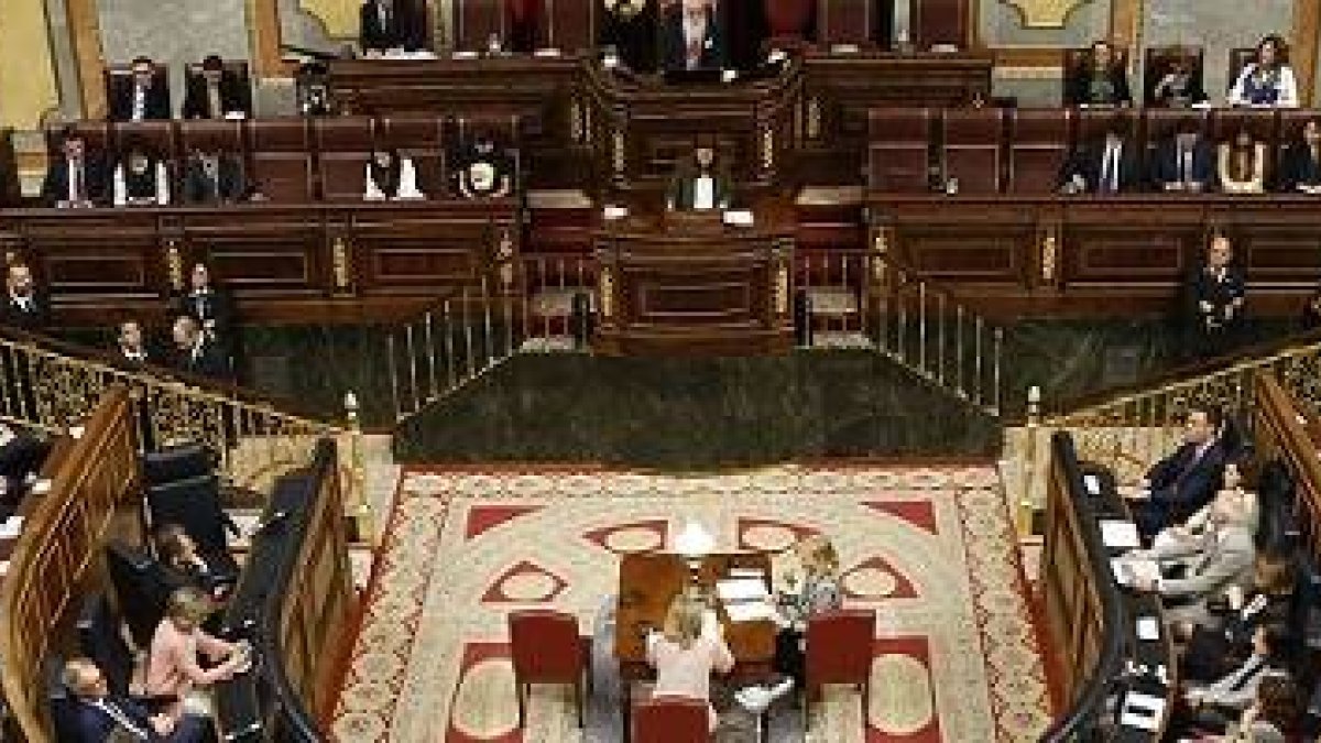 Crece el consenso en la izquierda y la derecha de que el porno debe estar muchísimo más restringido... quizá el Parlamente español genere leyes con este consenso