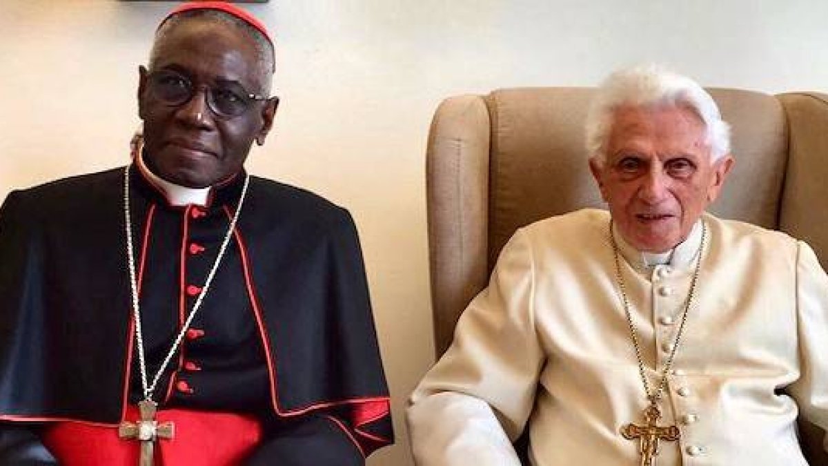 El libro «es un grito de amor por la Iglesia, el Papa, los sacerdotes y todos los cristianos», afirma el cardenal Sarah.