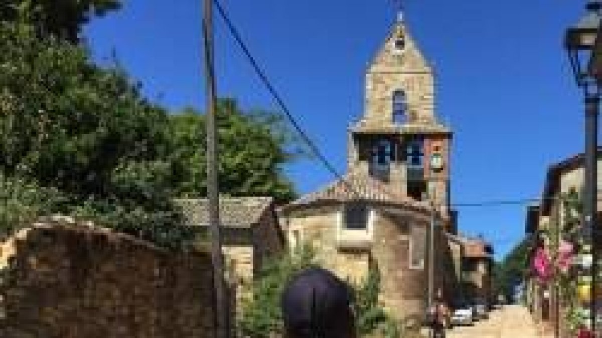Una peregrina en el Camino de Santiago... la ruta, de Francia a Galicia, está llena de topónimos de santos