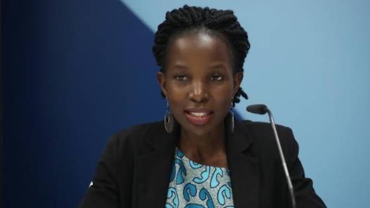 La doctora Irene Kyamummi, Premio Harambee, cambia el mundo educando a las madres en salud familiar e infantil