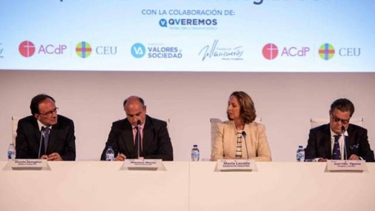 De izquierda a derecha: Ricardo Abengózar, Manuel Marín, María Lacalle y Jesús Trillo-Figueroa / Foto ABC
