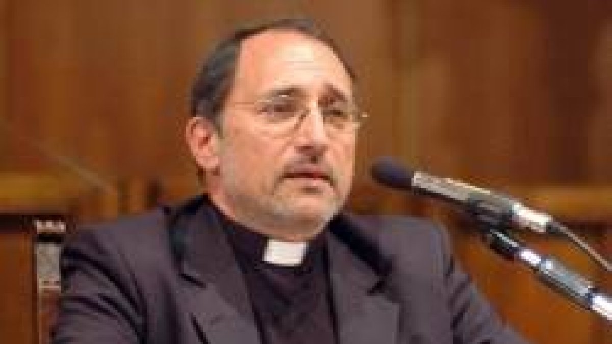 Bernardo Cervellera es misionero del PIME -Pontificio Instituto de Misiones Extranjeras- y periodista