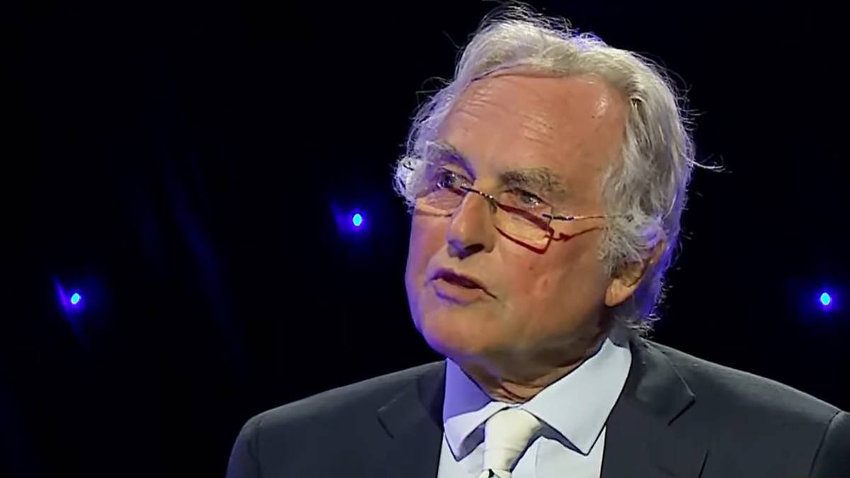 Richard Dawkins, en una entrevista de hace unos años en CNN Chile donde se reiteró como militantemente ateo y anticatólico. Pero hay cosas de la sociedad sin Dios que parecen inquietarle.