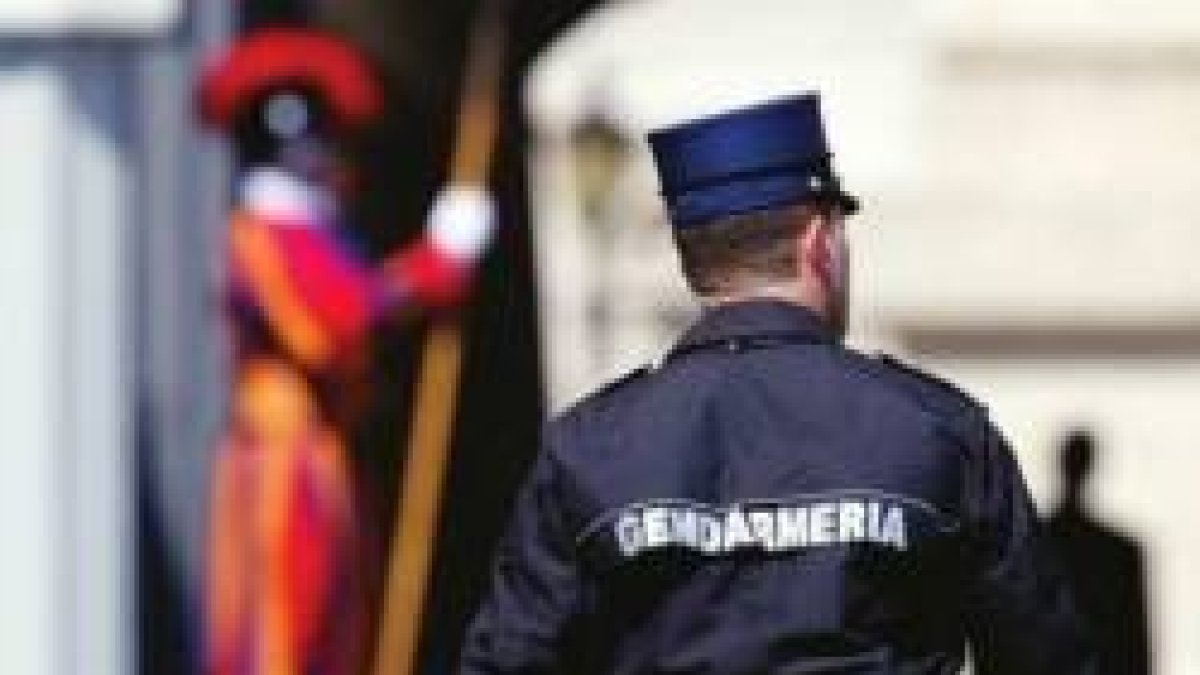 Gendarmes y Guardias Suizos pueden aportar deportistas para una federación vaticana de judo o de taekwondo