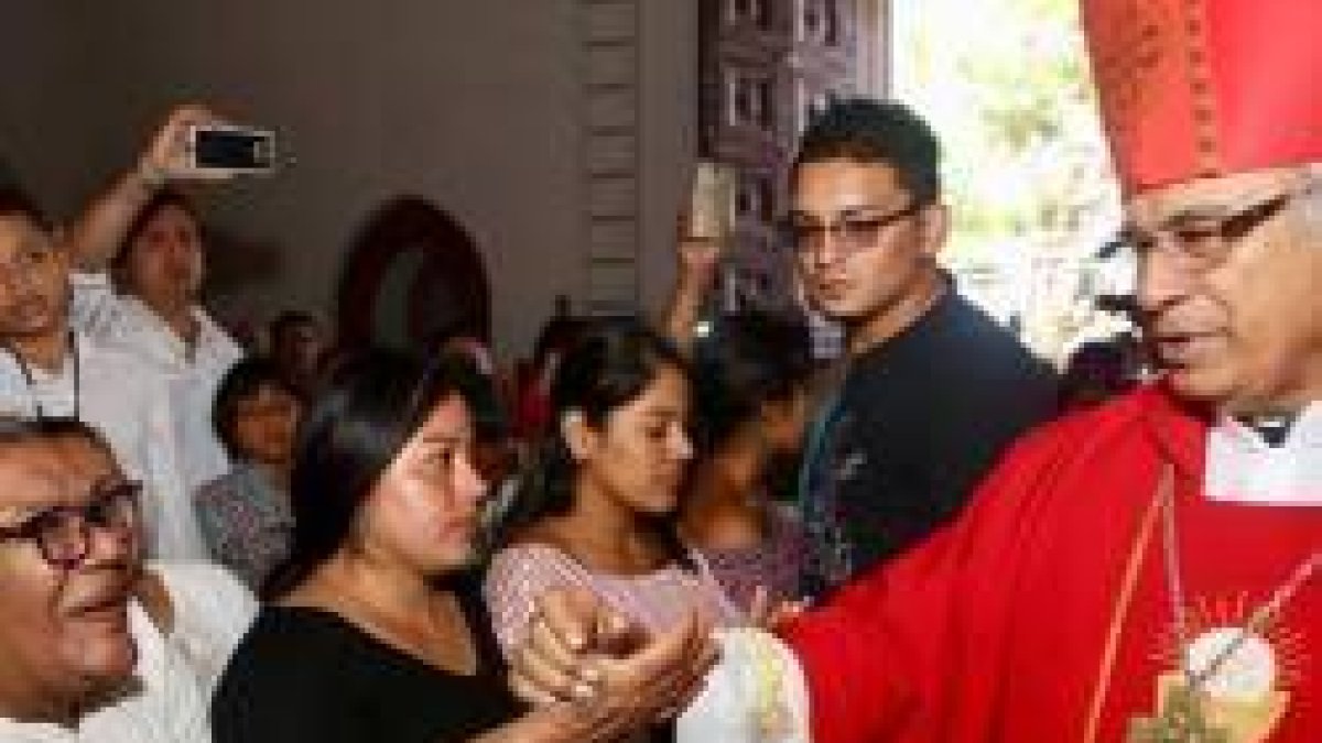 El cardenal Brenes en una foto de archivo; pide que se levante el asedio policial contra la parroquia de Masaya, que no permite que lleguen víveres ni medicinas