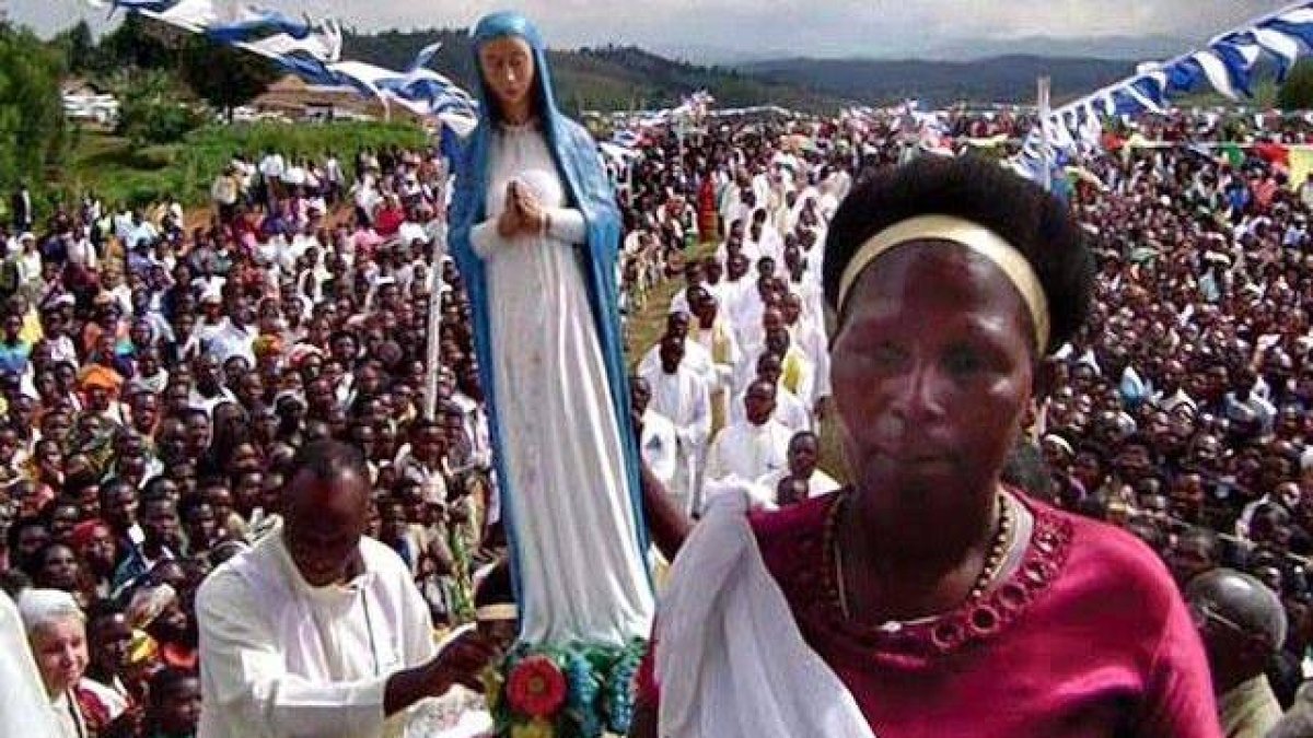 La fe de los católicos en su devoción a la Virgen de Kobeho conmovió al protagonista de esta historia.