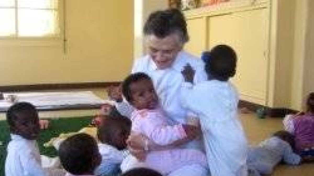 Justina de Miguel ha dedicado 20 años a trabajar con niños y bebés en La Pouponniere de Dakar