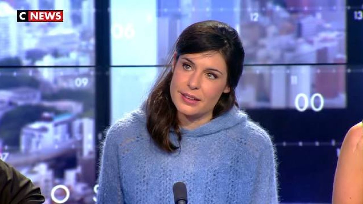 Charlotte d'Ornellas, durante una de sus intervenciones en tertulias de actualidad en televisión.