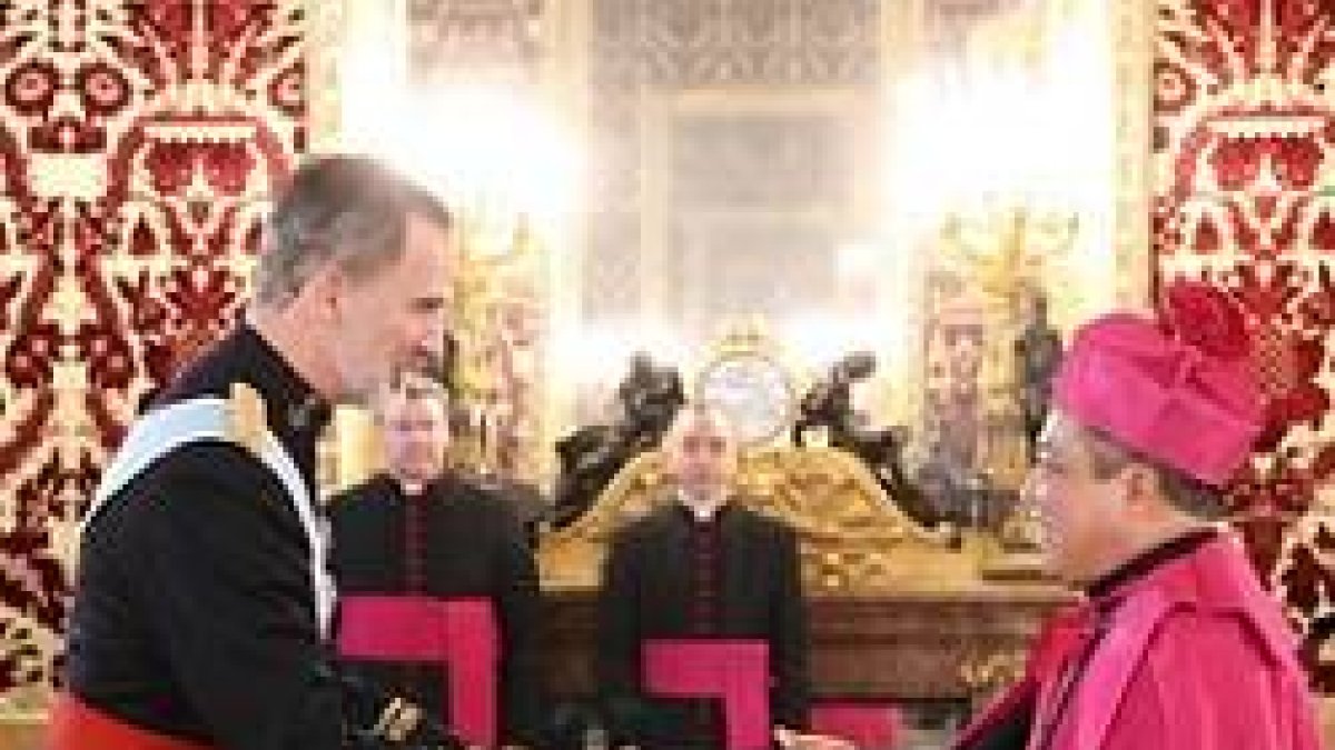 El Nuncio de Su Santidad entregó sus credenciales al Rey Felipe VI este jueves