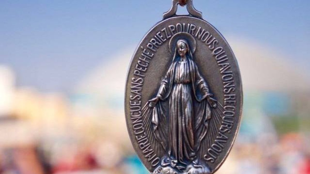 La Medalla Milagrosa quedó intacta pese al fuego