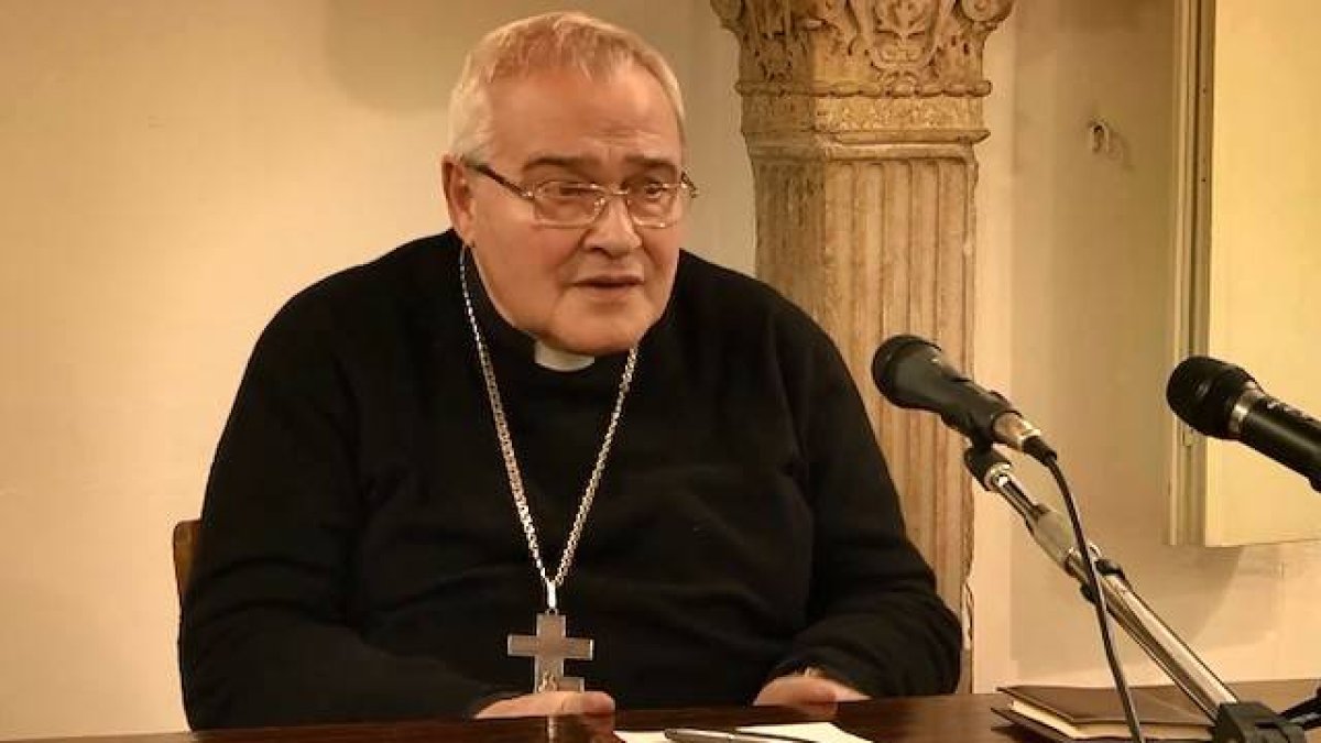 Monseñor Negri recuerda que no es misión de la Iglesia resolver los problemas del mundo, sino anunciar el camino de la salvación.