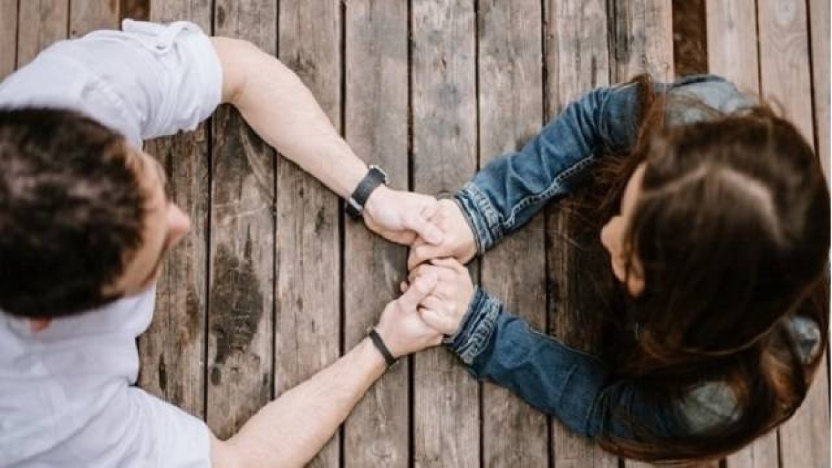 Al dar el paso a casarse, o estando ya casados, una pareja cristiana ha de pensar cómo seguir sirviendo a la evangelización, la caridad, la Iglesia y la parroquia