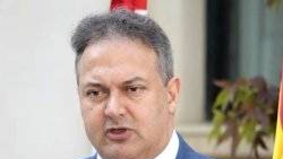 Luis Cacho es el nuevo consejero de educación de La Rioja