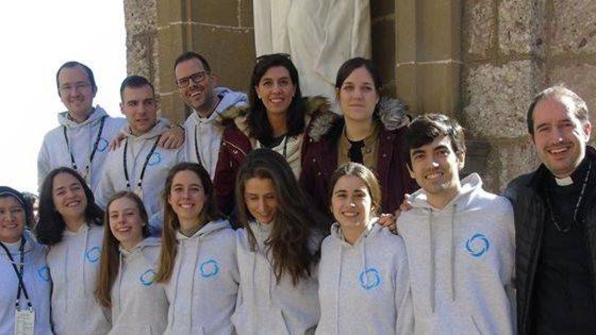 Catequistas de LifeTeen de la parroquia Cristo Sacerdote, la primera en adoptar el método en Madrid... el reto es la fe firme de cada hornada de catequistas jóvenes