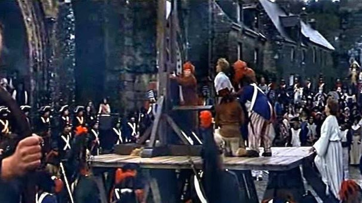 La guillotina, el icono de la Revolución Francesa. Una escena de «Chouans!», película dirigida en 1988 por Philippe de Broca sobre los chuanes, católicos y realistas como los vandeanos.
