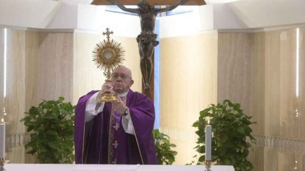 El Papa Francisco sigue celebrando la Eucaristía en la Casa Santa Marta
