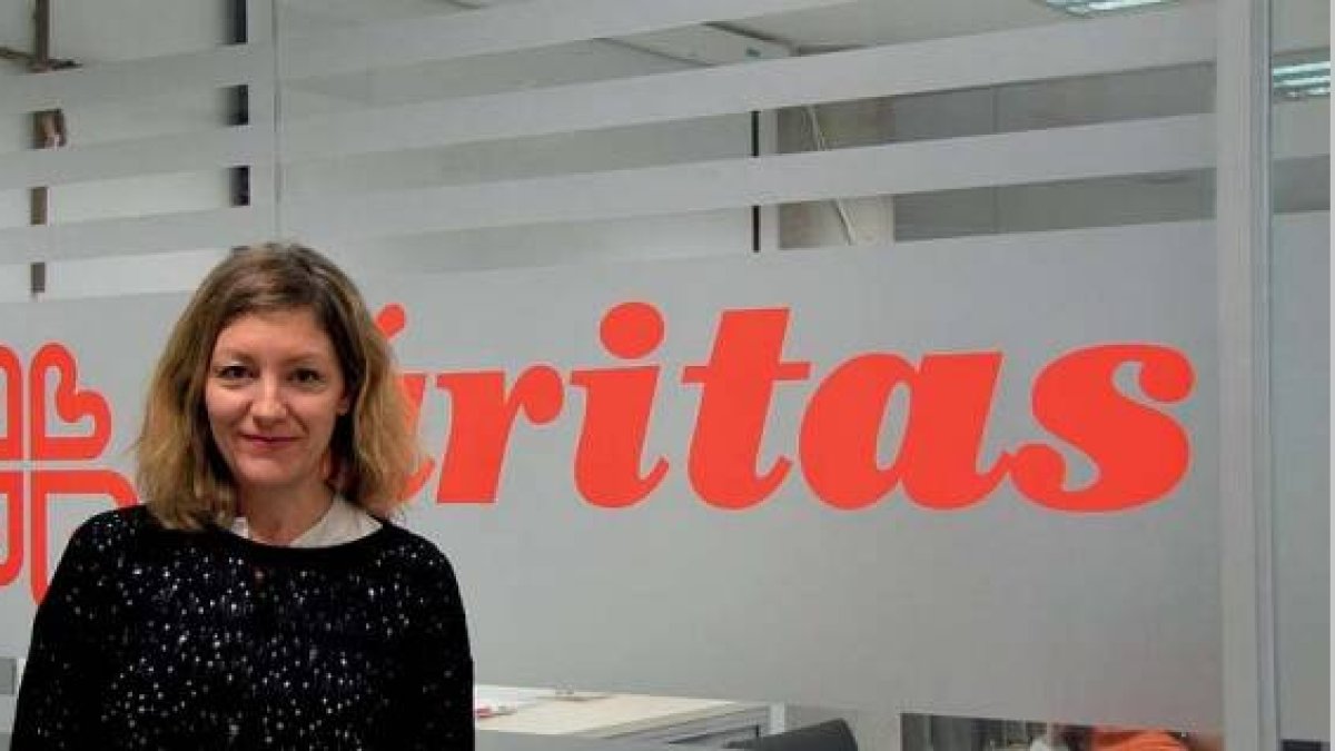 Natalia Peiro es la voz de Cáritas ante el Congreso de los Diputados para orientar sobre la reconstrucción post-coronavirus