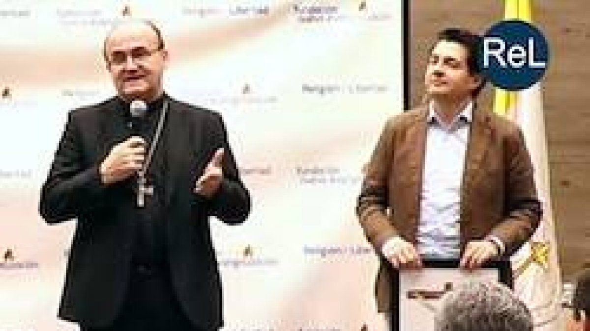 Monseñor José Ignacio Munilla explicó que entendía el Premio como un agradecimiento mutuo por los dones recibidos de Dios.