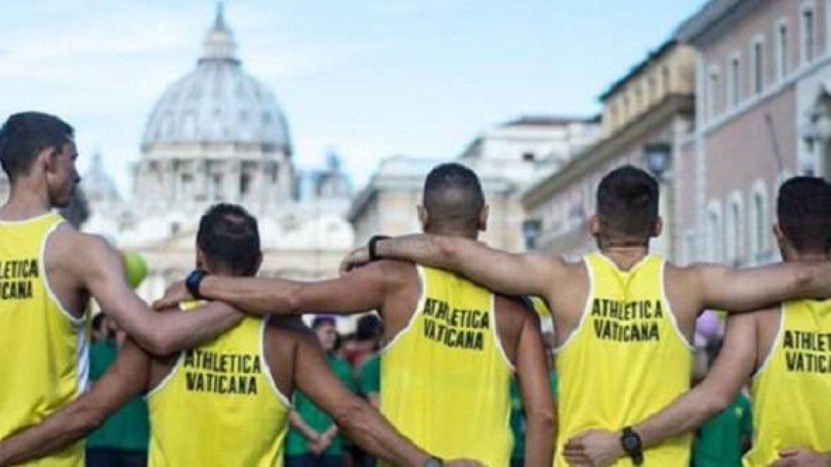 El equipo athlético del Vaticano colabora en unas subastas de objetos y experiencias deportivas para conseguir fondos para ayudar contra el coronavirus