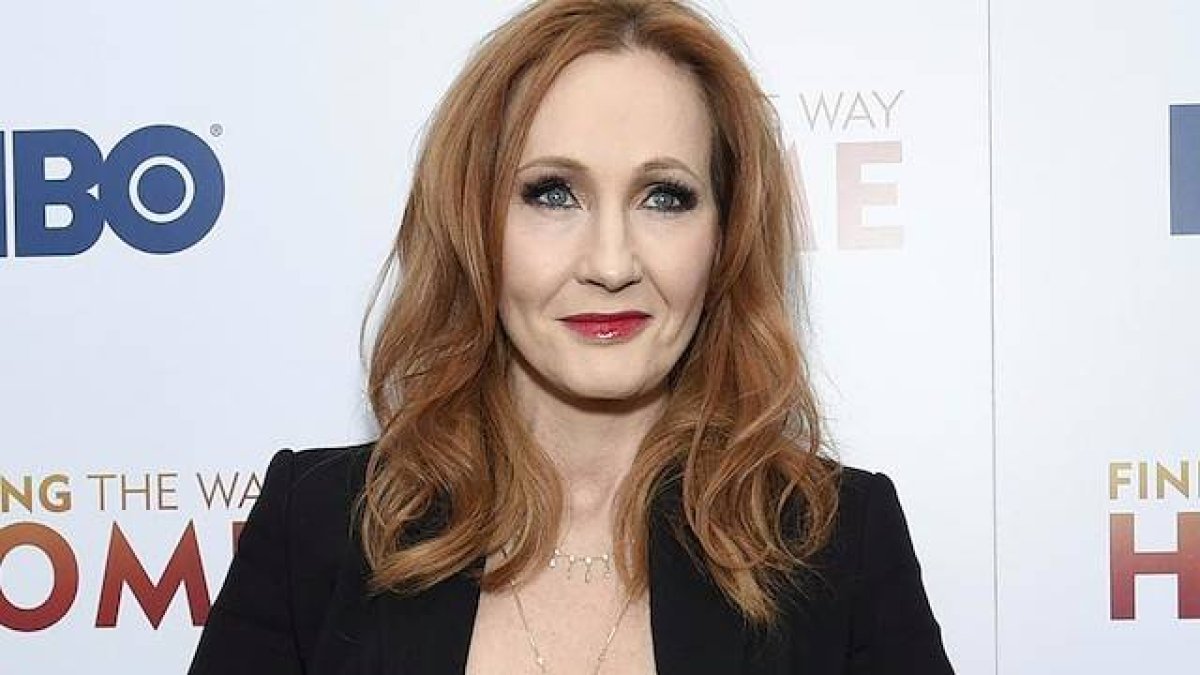 J.K. Rowling: ni su apoyo explícito a todas las causas del lobby LGBTI ha servido a la creadora de Harry Potter para librarse del escrache en redes sociales. Su pecado: creer que la diferenciación sexual es algo real.