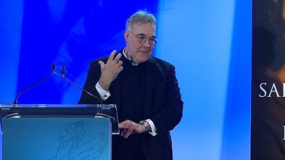 El padre Robert Sirico, durante una conferencia en marzo de 2019.