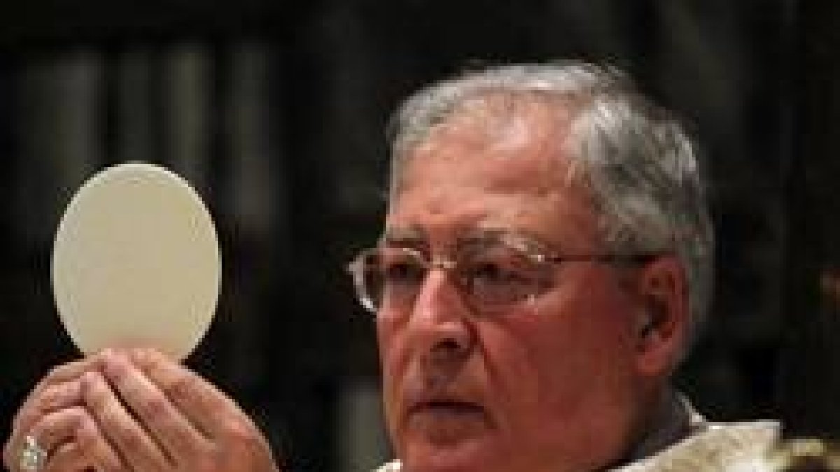 Monseñor Reig Pla explica por qué en la diócesis de Alcalá seguirá habiendo misas públicas para quien quiera asistir