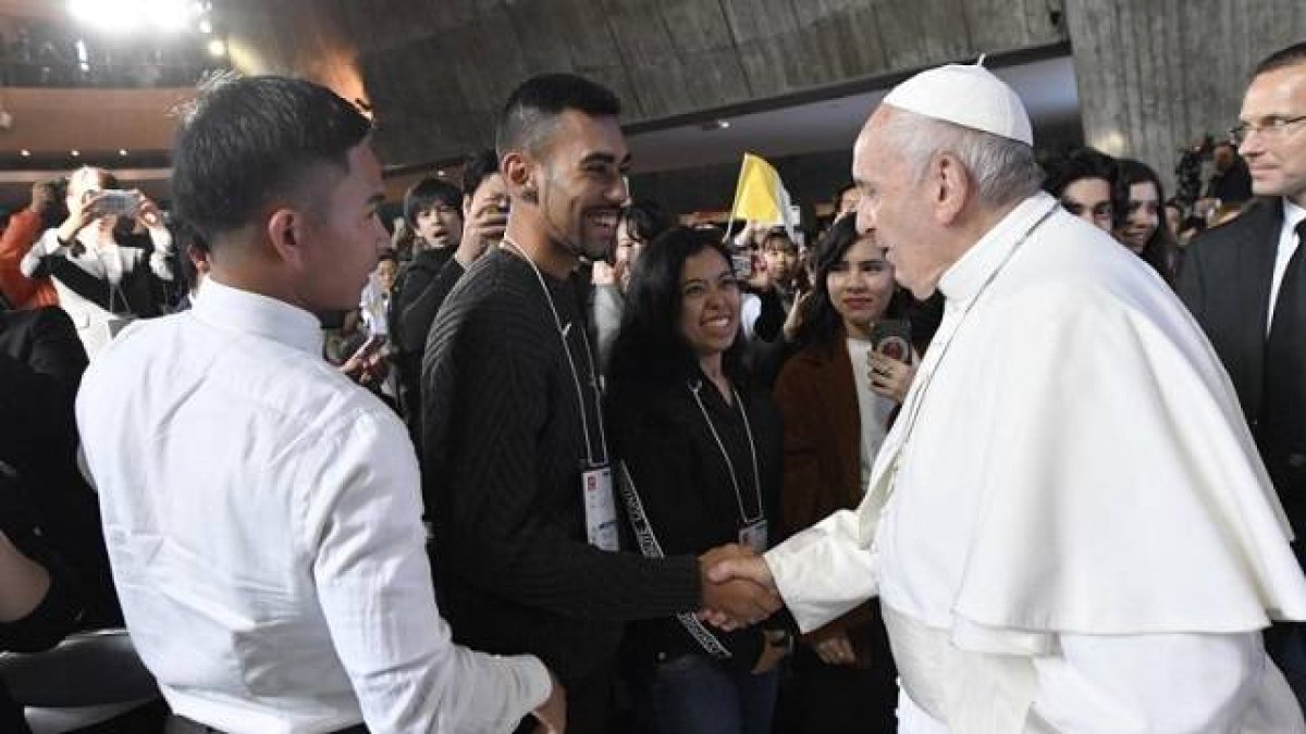 Francisco escuchó el testimonio de varios jóvenes y luego reflexionó sobre sus palabras / Vatican Media