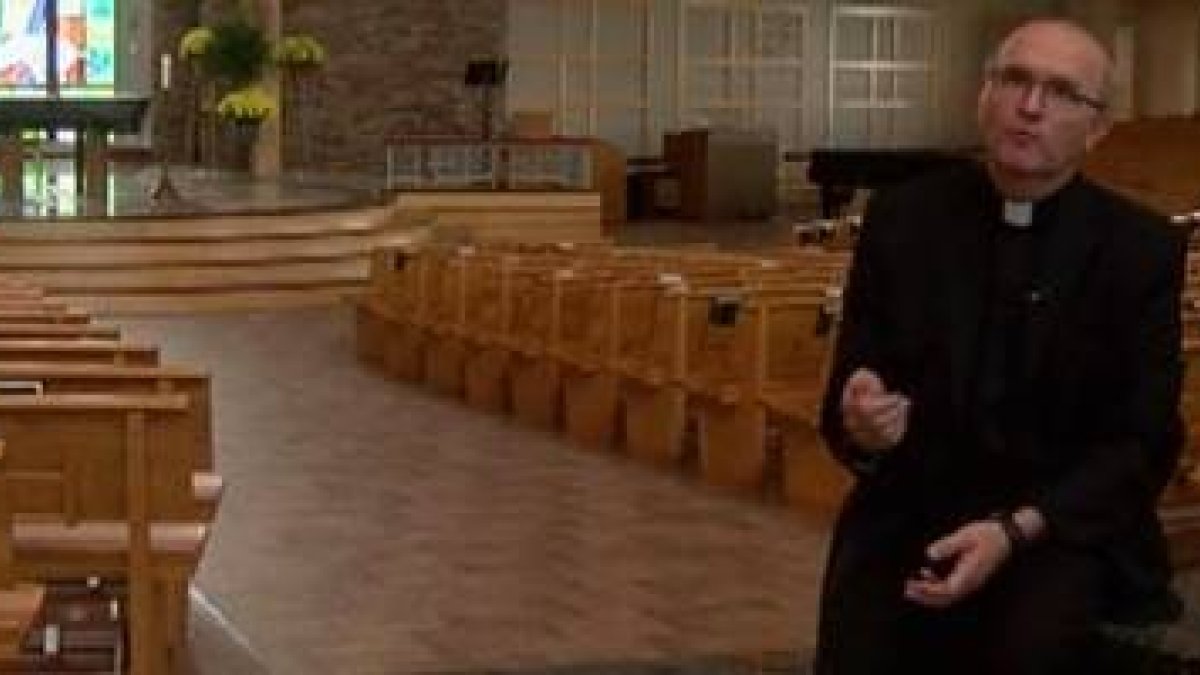 Vincent Lampert es el exorcista oficial de la arquidiócesis de Indianápolis y está acostumbrado a hablar en público de su ministerio