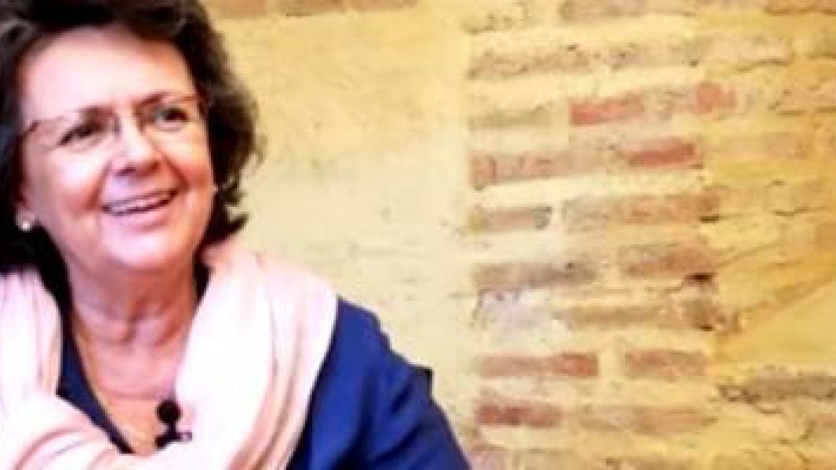 Zenaida Fernández estuvo muchos años metida en la Nueva Era, pero se acercaba a la Virgen a contarle sus cosas... y Ella la guió de vuelta a la Iglesia